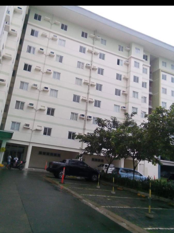 Staycation Condo With Pool Near Sm Tungko, Bulacan Tunkong Mangga エクステリア 写真