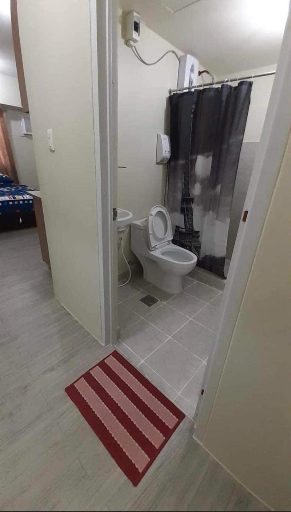 Staycation Condo With Pool Near Sm Tungko, Bulacan Tunkong Mangga エクステリア 写真