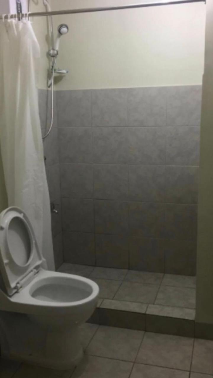 Staycation Condo With Pool Near Sm Tungko, Bulacan Tunkong Mangga エクステリア 写真