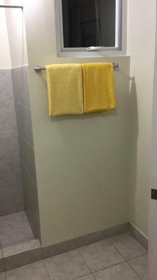 Staycation Condo With Pool Near Sm Tungko, Bulacan Tunkong Mangga エクステリア 写真