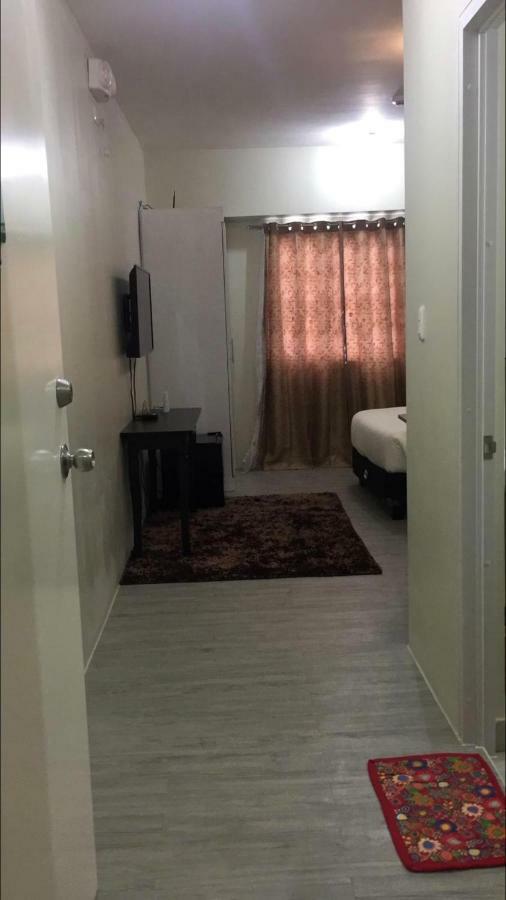 Staycation Condo With Pool Near Sm Tungko, Bulacan Tunkong Mangga エクステリア 写真