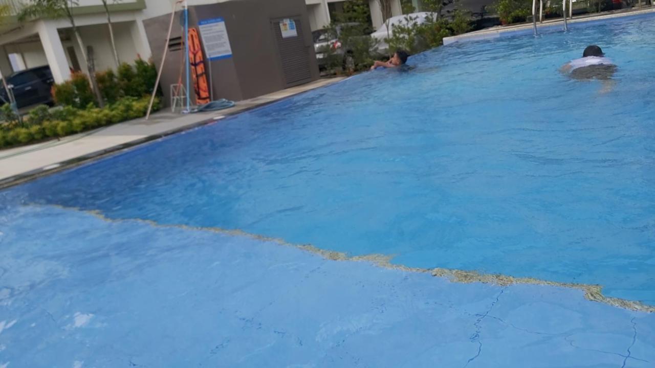 Staycation Condo With Pool Near Sm Tungko, Bulacan Tunkong Mangga エクステリア 写真